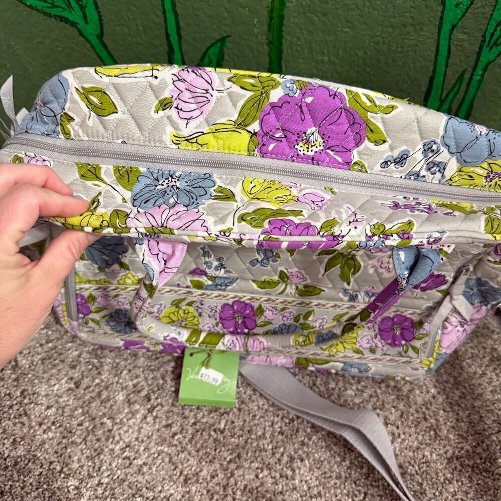 New with tag Vera Bradley overnight tote secure cute paisley colorful sturdy - Picture 3 of 11